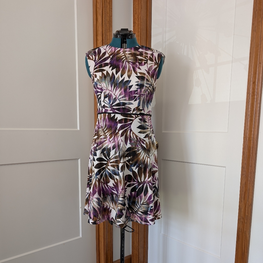 Maggy London | Size 8 | Printed Scuba Fit and Flare Dress
